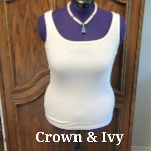 Crown & Ivy white stretchy tank top size: Petite M